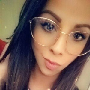 Meet your Posher, Karlee